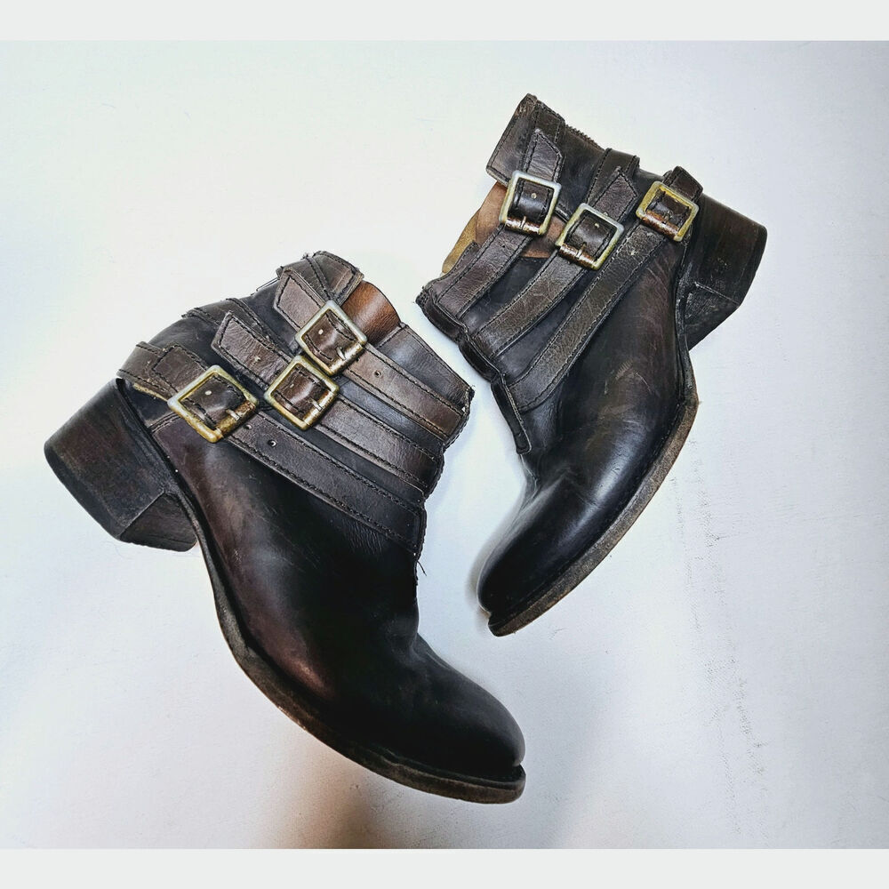 FreeBird Soar Ankle buckle boots Sz7. Well loved. Worn. Grunge. Rusty buckle.